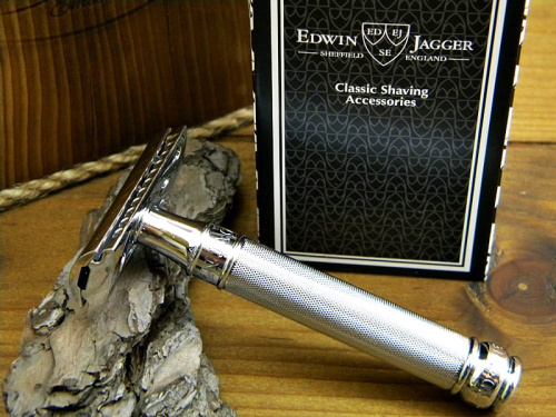 Т-образная бритва Edwin Jagger DE89BA11BL closed comb с рифленой ручкой, хром